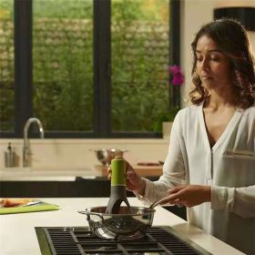 The Unique Automatic Pan Stirrer - Longer Nylon Legs Kitchen Tools Automatic Triangle Mixer Whisk - Longer Nylon Legs-green